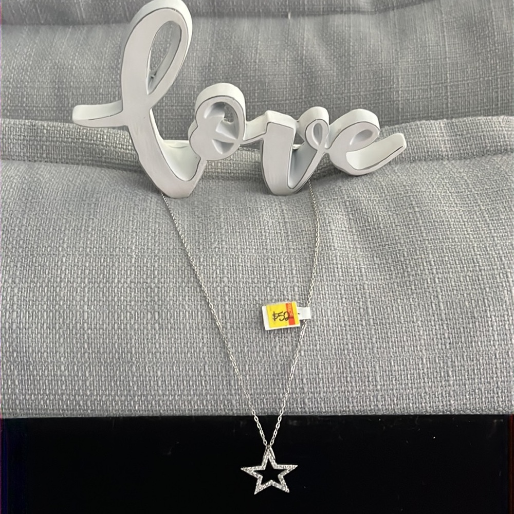 Beautiful Star 925 Cubic Zirconia Sterling Silver Adjustable Necklace.